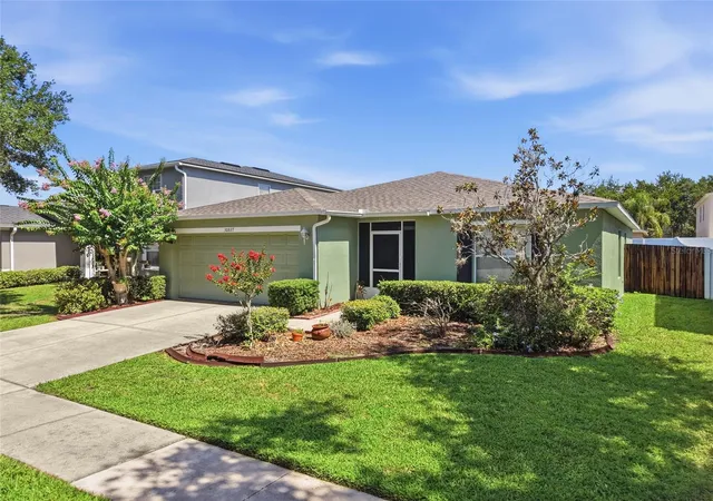 Photo 3 of Single family home for sale at 30837 Sonnet Glen Dr, Wesley Chapel, FL 33543 | MLS# TB8525620 | Listing updated on 2026-09-28
