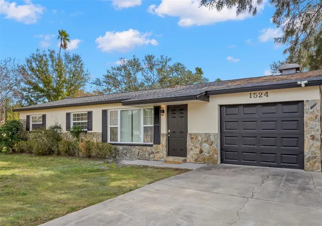 3rd image of 1524 Arizona Ave Ne, St Petersburg, FL 33703 | MLS# TB8525634