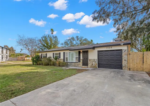 4th image of 1524 Arizona Ave Ne, St Petersburg, FL 33703 | MLS# TB8525634