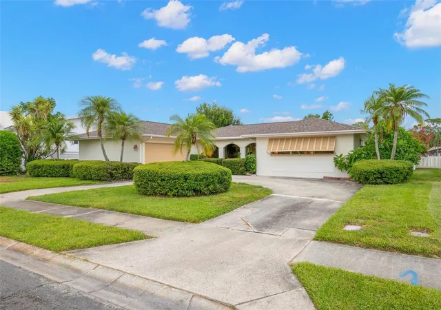 Homes for sale in Seminole, FL | 6729 Tequesta Dr, Seminole, FL 33777 | MLS# TB8525637