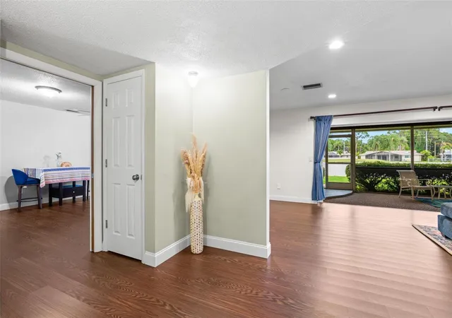 Homes for sale in Seminole, FL | 6729 Tequesta Dr, Seminole, FL 33777 | MLS# TB8525637