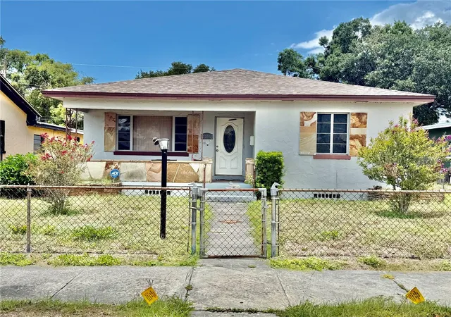 Photo 1 of Single family home for sale at 2055 29th Street S, Saint Petersburg, FL 33712 | MLS# TB8525642 | Listing updated on 2026-10-01