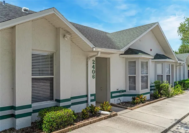 Photo 3 of Townhouse for sale at 2406 Kam Ct, Kissimmee, FL 34744 | MLS# O6422076 | Listing updated on 2026-08-29