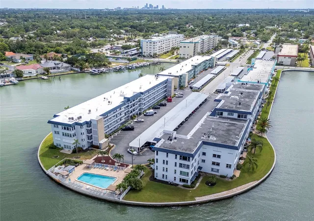 Homes for sale in Gulfport, FL | 5935 30 Ave S #206, Gulfport, FL 33707 | MLS# GC541665