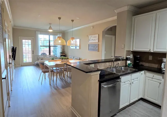 3rd image of 912 Charo Pkwy, Davenport, FL 33897