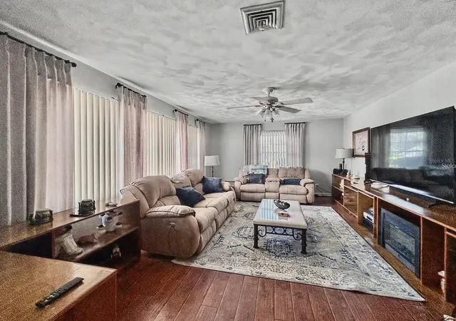 Photo 4 of Single family home for sale at 1826 6th Street SE, Winter Haven, FL 33880 | MLS# P4939228 | Listing updated on 2026-09-12