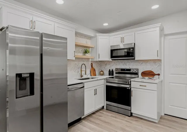 Photo 3 of Single family home for sale at 849 Logan Dr, Longwood, FL 32750 | MLS# O6422103 | Listing updated on 2026-09-17