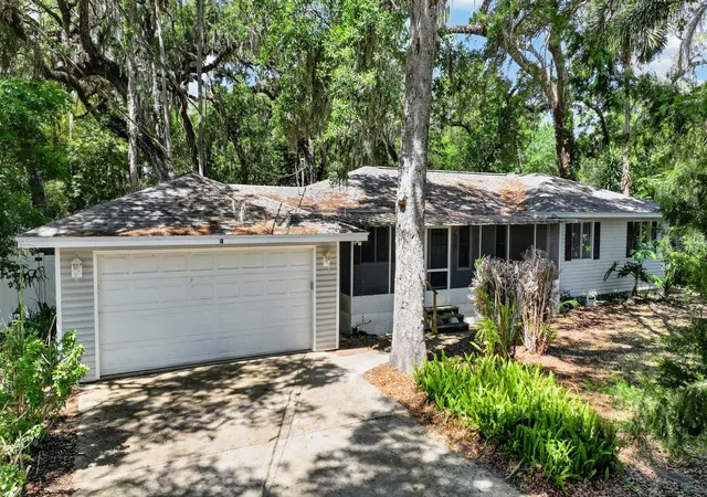 Homes for sale in Palm Coast, FL | 12 Dawson Dr, Palm Coast, FL 32137 | MLS# FC319715