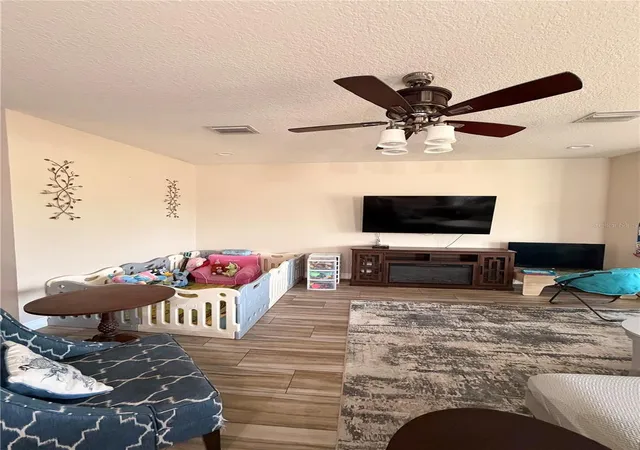 4th image of 308 Corbett Bluff Dr, Ruskin, FL 33570 | MLS# TB8525704