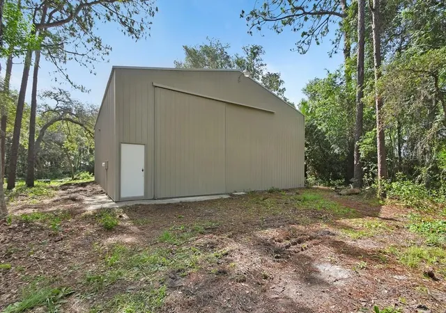 Photo 3 of Single family home for sale at 1530 Deermoss Ln, De Land, FL 32720 | MLS# V4950022 | Listing updated on 2026-10-01