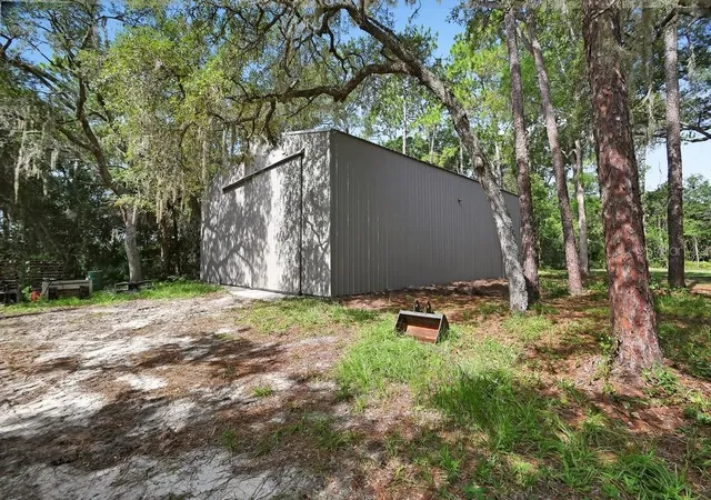 Photo 4 of Single family home for sale at 1530 Deermoss Ln, De Land, FL 32720 | MLS# V4950022 | Listing updated on 2026-10-01