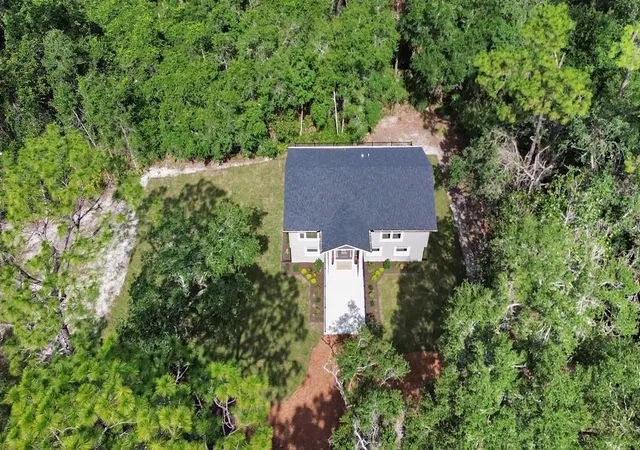 Single family home for sale at 1530 Deermoss Ln, De Land, FL 32720 | MLS# V4950022