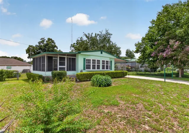 Photo 2 of Manufactured home for sale at 1674 Ne 162nd Street, Citra, FL 32113 | MLS# OM727871 | Listing updated on 2026-09-16