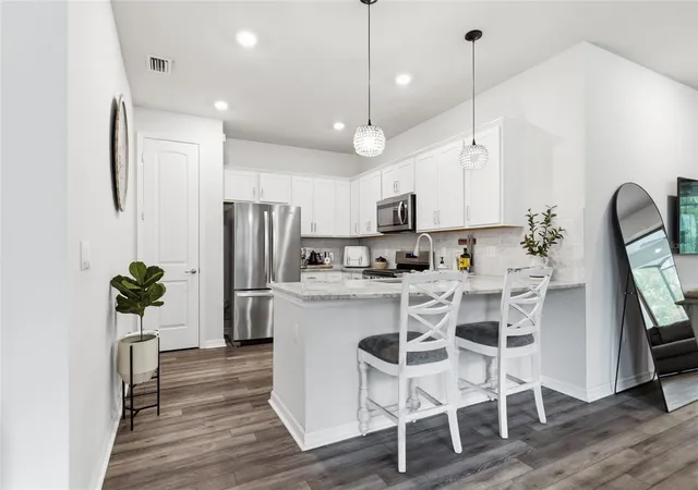 Photo 4 of House for sale at 6308 Mooring Line Cir, Apollo Beach, FL 33572 | MLS# TB8525733 | Listing updated on 2026-10-02