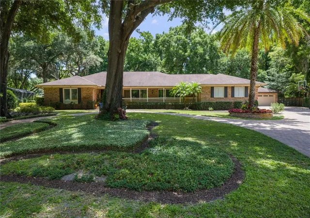 Photo 1 of Single family home for sale at 2009 Woody Dr, Windermere, FL 34786 | MLS# O6422132 | Listing updated on 2026-08-29