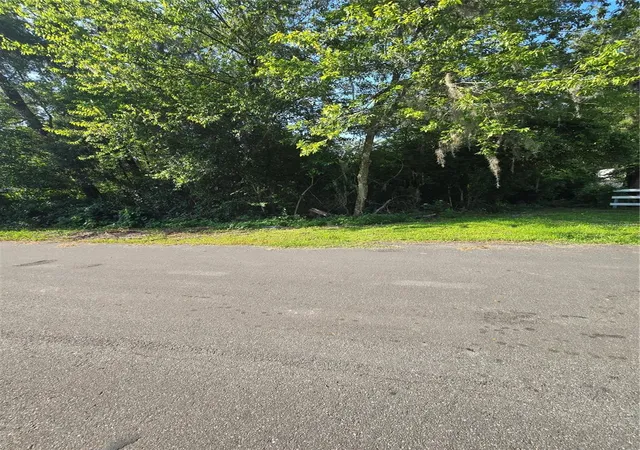 Homes for sale in Gainesville, FL | 7007 Sw 51st Ave, Gainesville, FL 32608 | MLS# OM727876