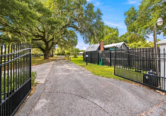 3rd image of 3825 Nw 160Th St, Reddick, FL 32686 | MLS# OM727879