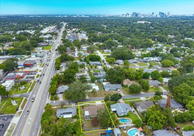 Photo 2 of Single family home for sale at 1519 Catalpa Ln, Orlando, FL 32806 | MLS# O6422158 | Listing updated on 2026-09-03