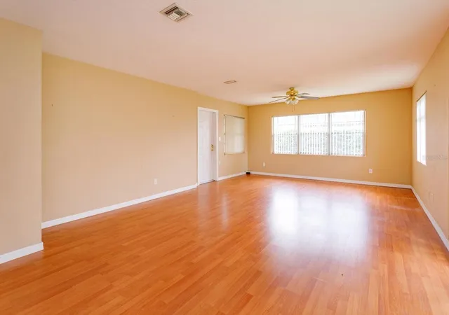 Photo 3 of Single family home for sale at 1519 Catalpa Ln, Orlando, FL 32806 | MLS# O6422158 | Listing updated on 2026-09-03