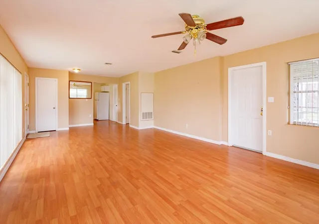 Photo 4 of Single family home for sale at 1519 Catalpa Ln, Orlando, FL 32806 | MLS# O6422158 | Listing updated on 2026-09-03