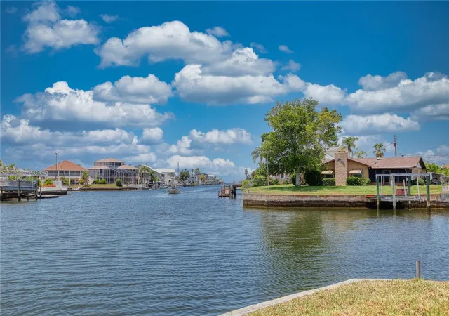 Photo 3 of Single family home for sale at 4365 4th Isle Dr, Hernando Beach, FL 34607 | MLS# TB8525774 | Listing updated on 2026-10-03