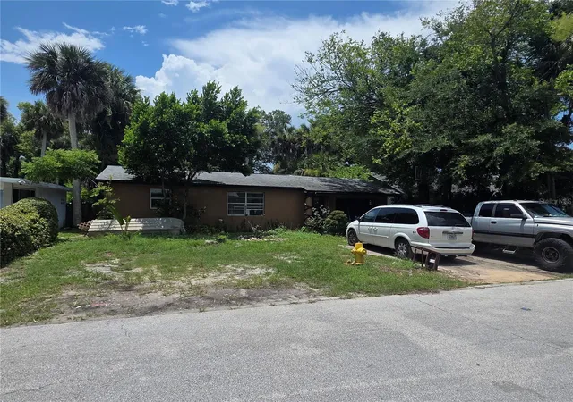 Homes for sale in South Daytona, FL | 625 Aurora St, South Daytona, FL 32119 | MLS# O6422182