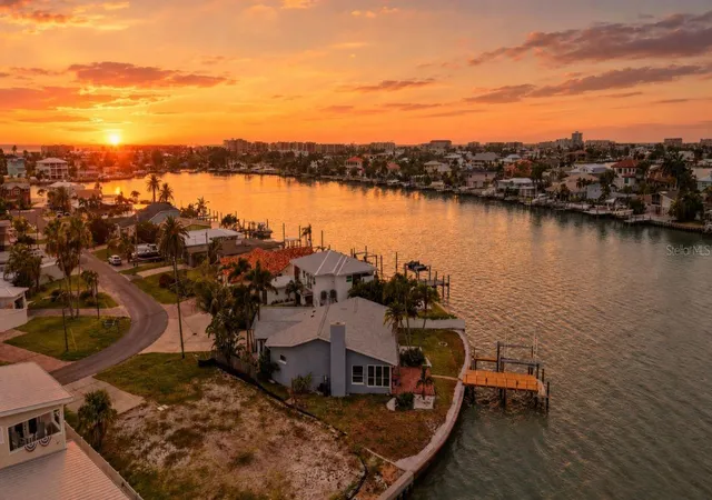 2nd image of 16115 4th St E, Redington Beach, FL 33708 | MLS# D6147982