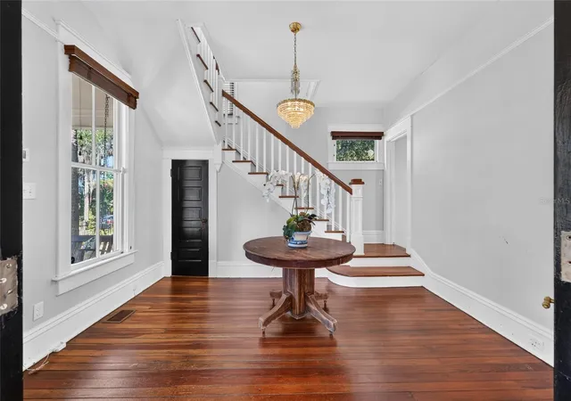 5th image of 819 Se 2Nd St, Ocala, FL 34471 | MLS# OM727882