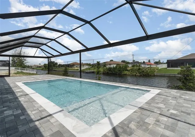 Homes for sale in Cape Coral, FL | 1801 Sw 15Th Pl, Cape Coral, FL 33991 | MLS# A4698958