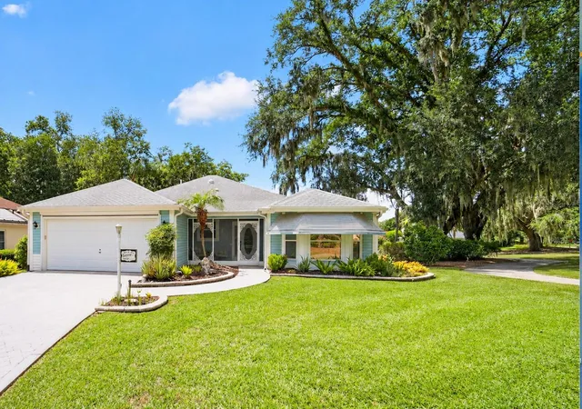 Single family home for sale at 1230 Desilva St, Lady Lake, FL 32159 | MLS# G5114625