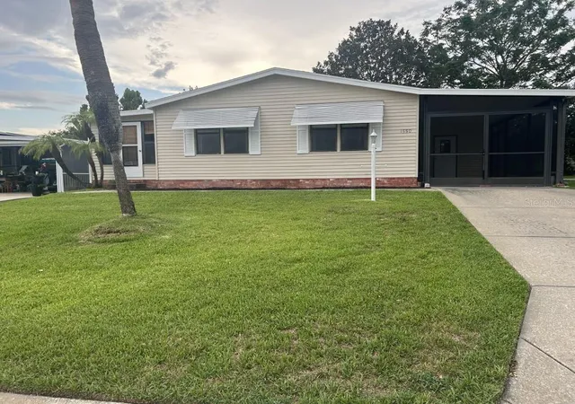 1st image of 1550 Hillcrest Dr, Lady Lake, FL 32159 | MLS# A4698965