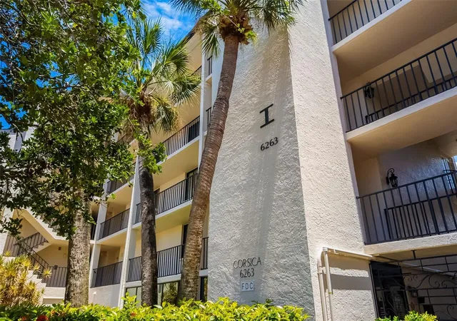 Photo 4 of Condo for sale at 6263 Midnight Pass Rd #403, Sarasota, FL 34242 | MLS# A4698972 | Listing updated on 2026-08-10