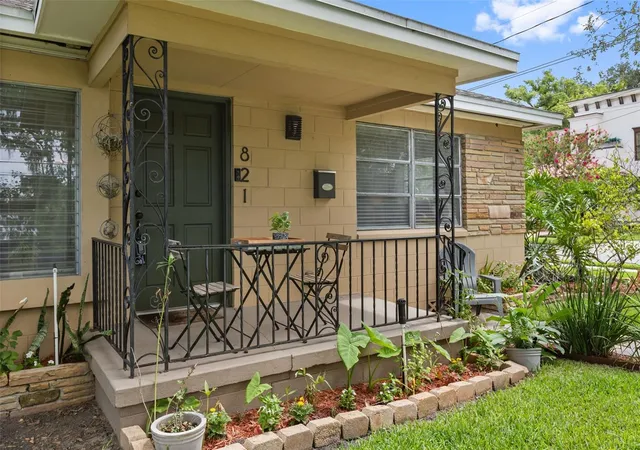 3rd image of 821 E Church St, Orlando, FL 32801 | MLS# O6422231