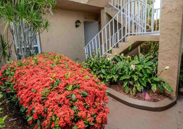 Photo 3 of Condo for sale at 225 Country Clb Dr #D142, Largo, FL 33771 | MLS# TB8525826 | Listing updated on 2026-10-05