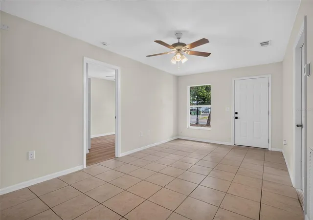3rd image of 1004 17Th Ave W, Bradenton, FL 34205 | MLS# TB8525830
