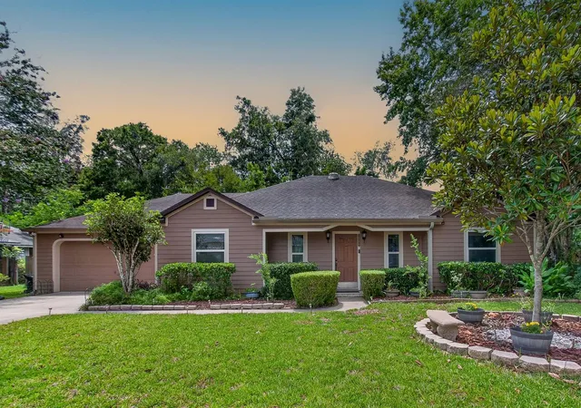 1st image of 2840 Nw 27th Ter, Gainesville, FL 32605 | MLS# GC541681