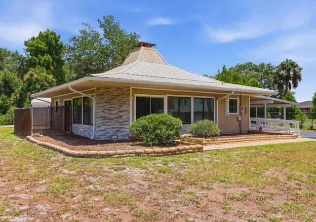 Homes for sale in Hernando, FL | 5383 N Carl G Rose Hwy, Hernando, FL 34442 | MLS# OM727905