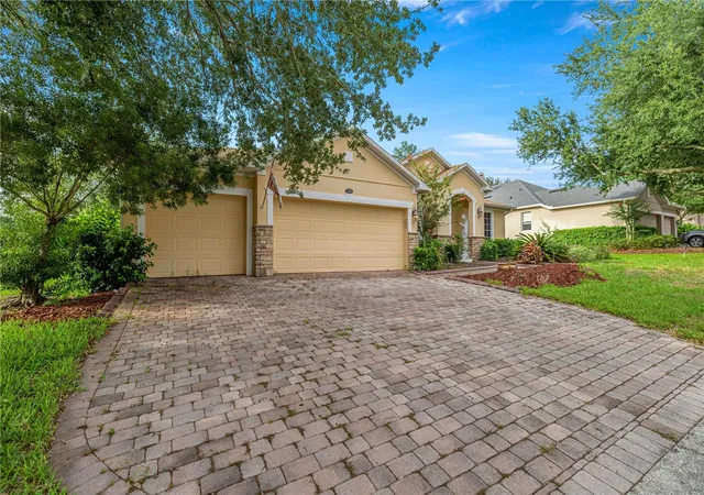 Photo 3 of Single family home for sale at 1271 Lattimore Dr, Clermont, FL 34711 | MLS# OM727910 | Listing updated on 2026-09-12