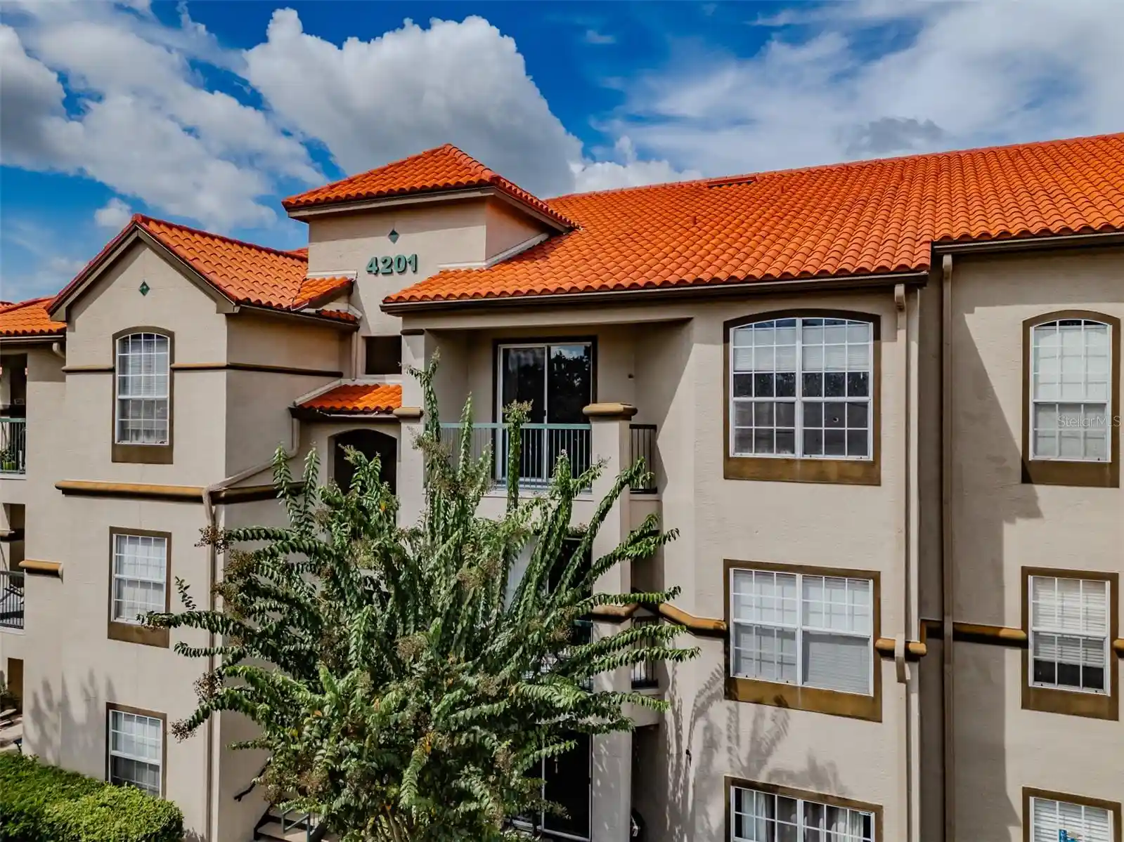 Listing Photo 2 - Condo for sale in 4201 Woodstorks Walk Wy located at 4201 Woodstorks Walk Wy, LUTZ, FL 33558 - Unit #3302