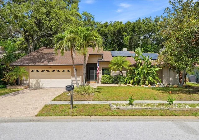 2nd image of 4733 Lake Valencia Blvd W, Palm Harbor, FL 34684 | MLS# TB8525852
