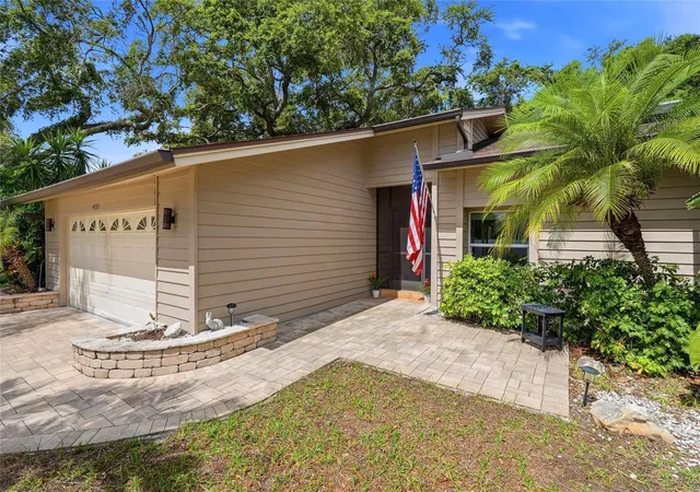 4th image of 4733 Lake Valencia Blvd W, Palm Harbor, FL 34684 | MLS# TB8525852