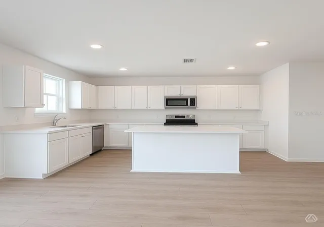 Photo 3 of Single family home for sale at 12923 Red Deer Pl, Parrish, FL 34219 | MLS# A4698993 | Listing updated on 2026-09-13