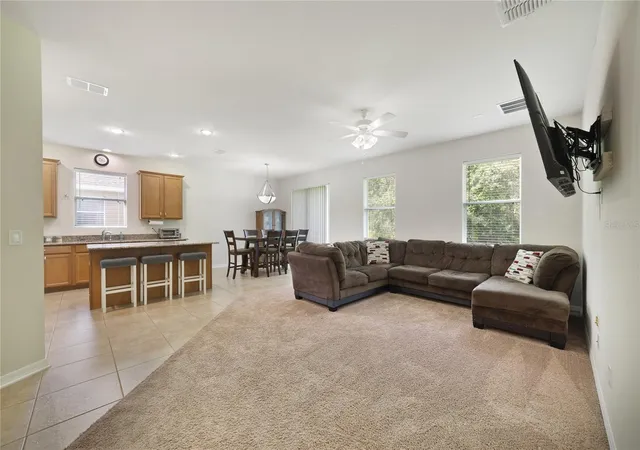 Photo 4 of Single family home for sale at 3773 Moon Dancer Pl, Saint Cloud, FL 34772 | MLS# S5153031 | Listing updated on 2026-08-29