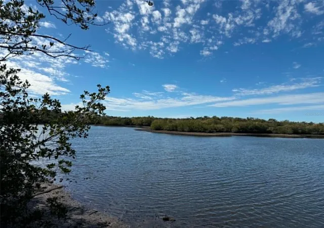 2nd image of 1348 S Estuary Dr, Crystal River, FL 34429 | MLS# TB8525859