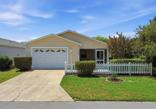 Homes for sale in The Villages, FL | 2484 Kingstree Pl, The Villages, FL 32162 | MLS# G5114636