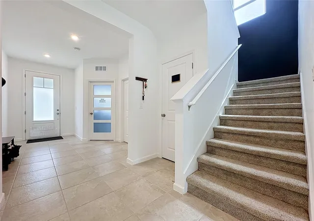 Photo 3 of Single family home for sale at 900 Honey Petal Ln, De Land, FL 32720 | MLS# O6422265 | Listing updated on 2026-09-19