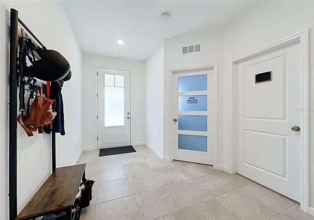 Photo 4 of Single family home for sale at 900 Honey Petal Ln, De Land, FL 32720 | MLS# O6422265 | Listing updated on 2026-09-19
