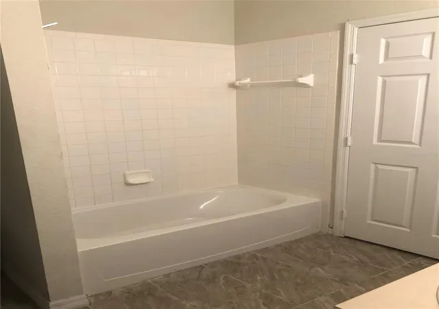 Listing Photo 2 - Condo for sale in building located at 3725 Conroy Rd, Orlando, FL 32839 - Unit #2113