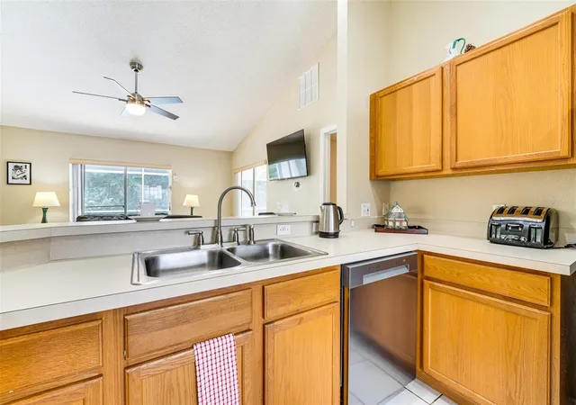Photo 4 of Single family home for sale at 630 Thousand Oaks Blvd, Davenport, FL 33896 | MLS# O6422276 | Listing updated on 2026-08-25