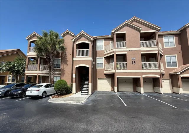 Listing Photo 2 - Condo for sale in building located at 8849 Villa Vw Cir, Orlando, FL 32821 - Unit #302